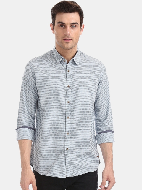 

Cherokee Men Blue & Black Regular Fit Striped Casual Shirt