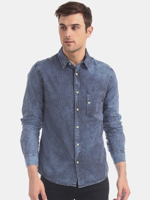 

Cherokee Men Blue Regular Fit Striped Casual Shirt