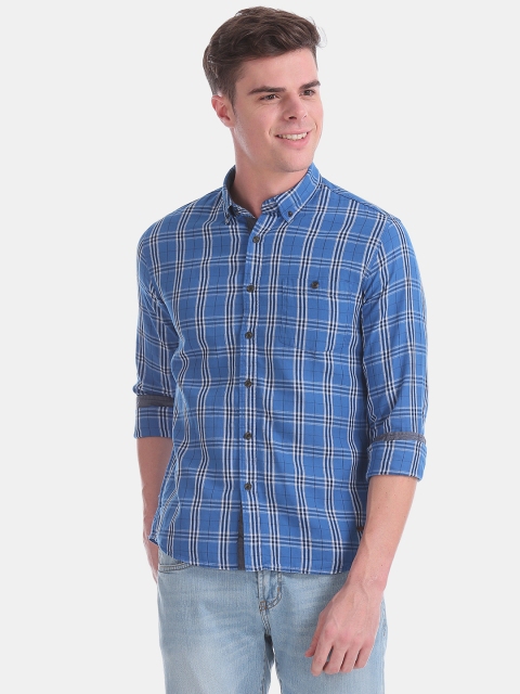 

Cherokee Men Blue & White Regular Fit Checked Casual Shirt