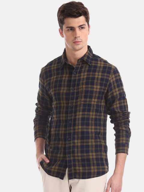 

Cherokee Men Navy Blue & Brown Regular Fit Checked Casual Shirt
