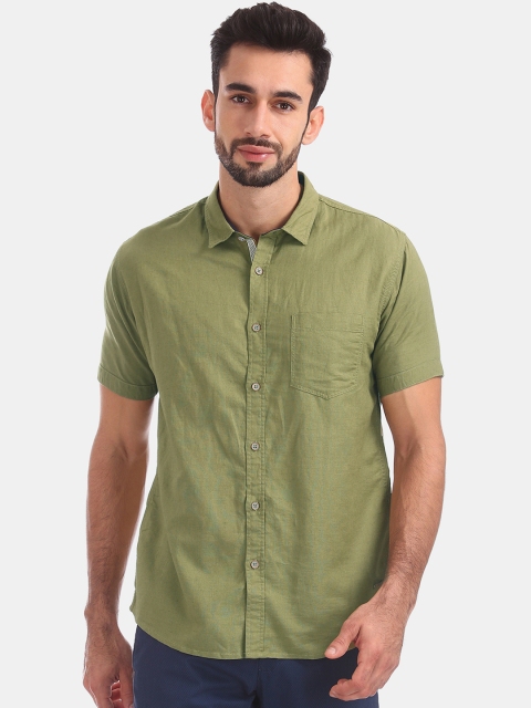 

Cherokee Men Green Regular Fit Solid Casual Shirt