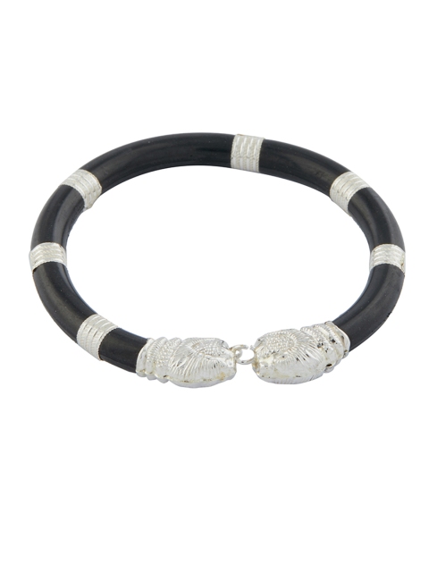 

ahilya 92.5 Sterling Silver-Toned & Black Oxidised Handcrafted Bracelet