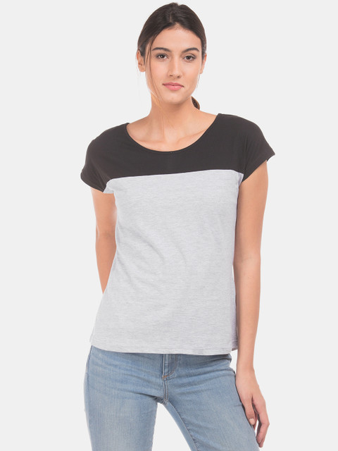 

Sugr Women Grey & Black Colourblocked Round Neck T-shirt