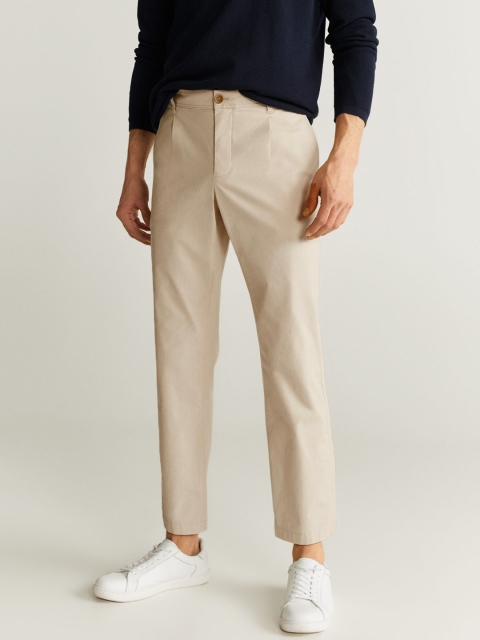 

MANGO MAN Beige Regular Fit Solid Cropped Chinos