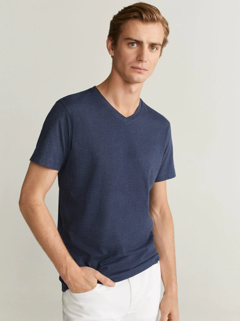 

MANGO MAN Men Navy Blue Solid Slim Fit V-Neck T-shirt