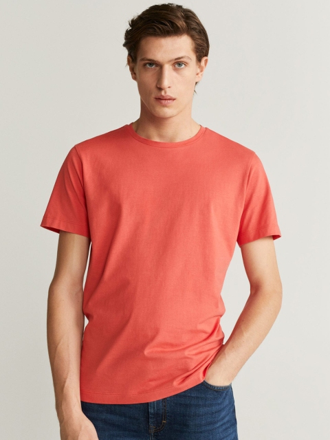 

MANGO MAN Men Coral Red Solid Slim Fit Round Neck T-shirt