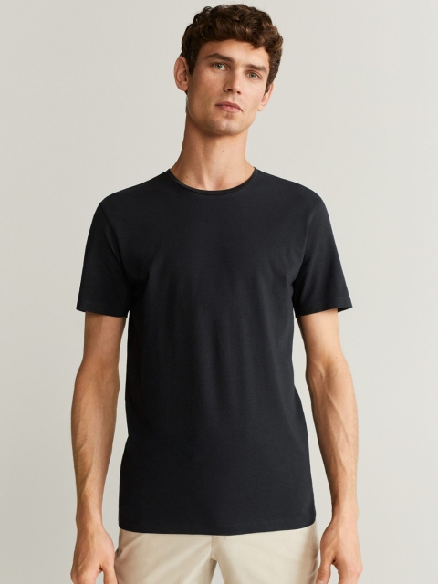 

MANGO MAN Black Solid Super Slim Fit Round Neck T-shirt