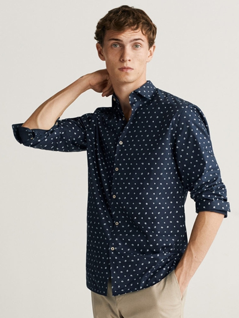 

MANGO MAN Navy Blue & White Slim Fit Floral Print Casual Shirt