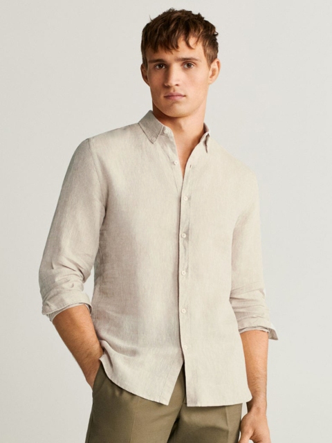 

MANGO MAN Beige Slim Fit Solid Linen Casual Shirt