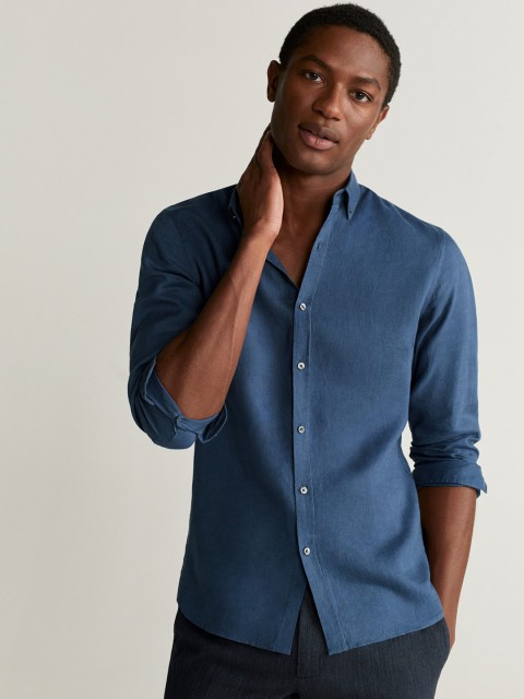 

MANGO MAN Men Navy Blue Linen Solid Casual Shirt