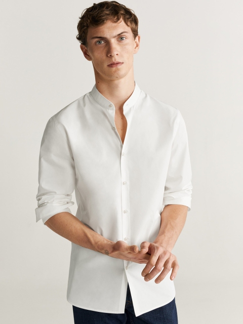 

MANGO MAN Off-White Slim Fit Solid Casual Shirt