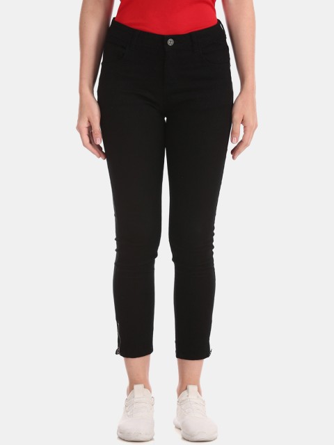 

Sugr Women Black Regular Fit Mid-Rise Clean Look Jeans