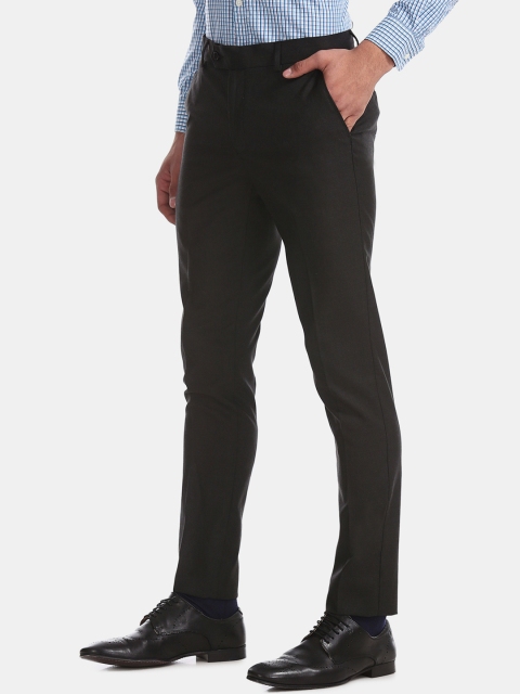 

Excalibur Men Grey Slim Fit Solid Formal Trousers