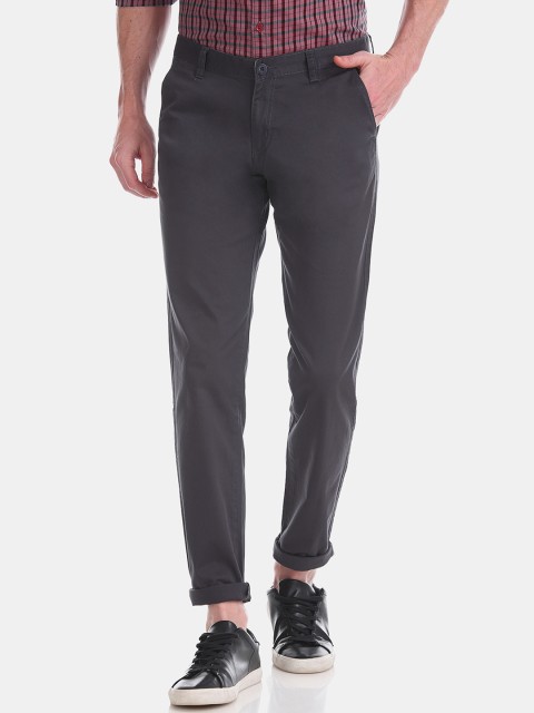 

Ruggers Men Grey Regular Fit Solid Regular Trousers