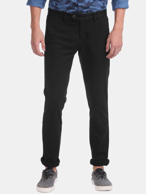 

Ruggers Men Black Tapered Fit Solid Regular Trousers