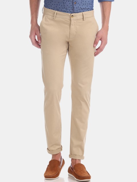 

Ruggers Men Beige Regular Fit Solid Regular Trousers