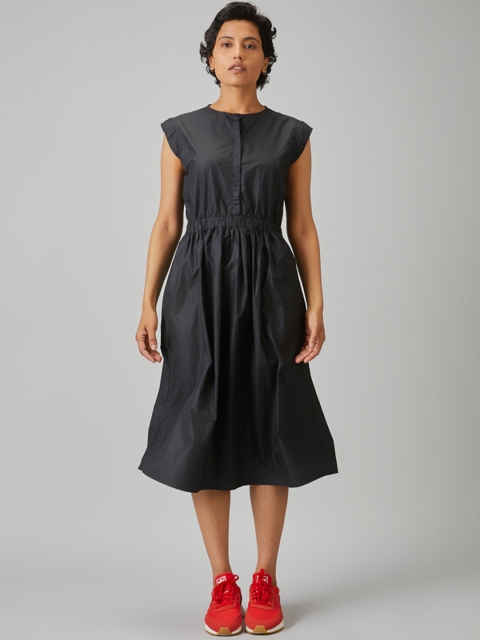 

Bhaane Women Black Solid Fit and Flare Dress