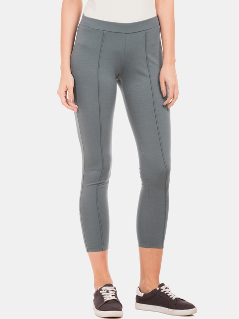

Cherokee Women Grey Solid Pintucked Three-Fourth Leggings