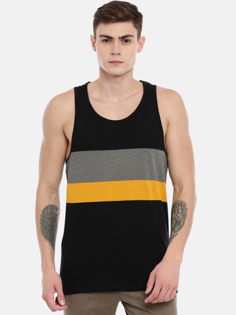 

Breakbounce Men Black & Grey Slim Fit Colourblocked Round Neck T-shirt