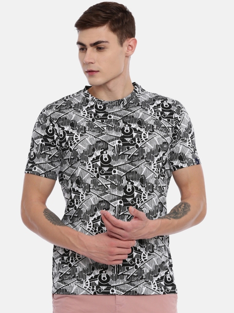 

Breakbounce Men Black Printed Round Neck Pure Cotton T-shirt