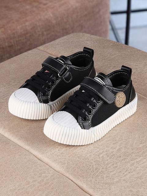 

Walktrendy Unisex Kids Black Slip-On Sneakers
