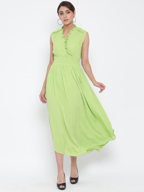 

Oxolloxo Women Green Solid Fit and Flare Dress