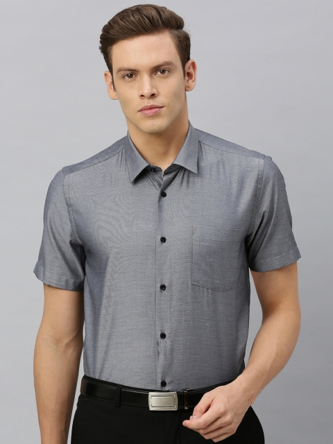 

Blackberrys Men Black & White Slim Fit Solid Formal Shirt