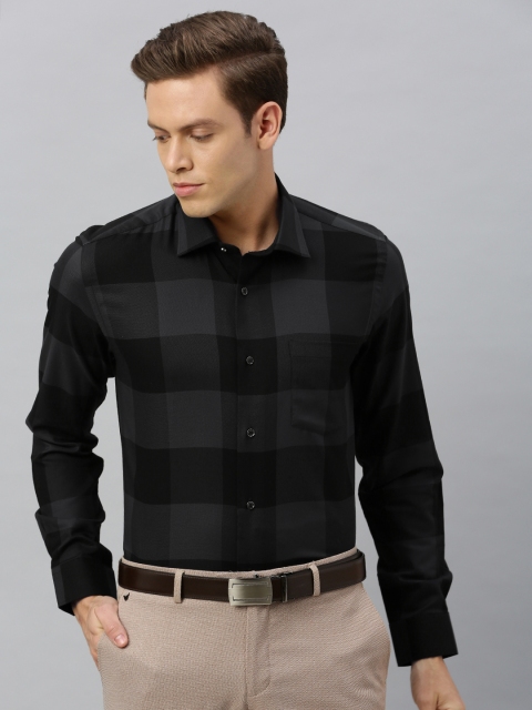 

Blackberrys Men Black & Grey Slim Fit Checked Formal Shirt