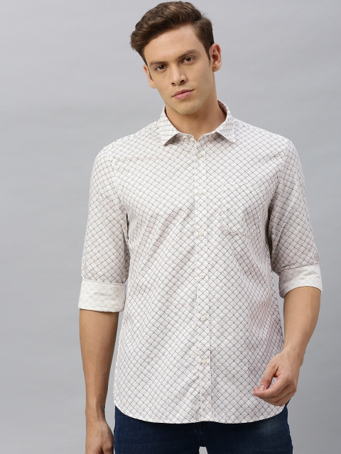 

Blackberrys Men Off-White & Black Slim Fit Printed Casual Shirt