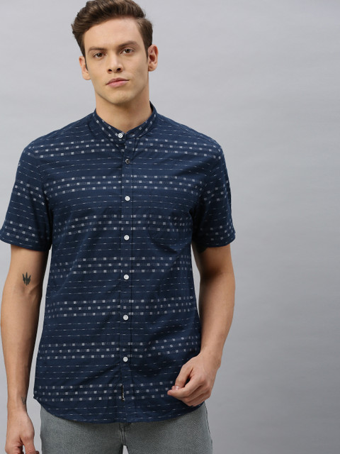 

Blackberrys Men Navy Blue & White Trim Slim Fit Striped Casual Shirt