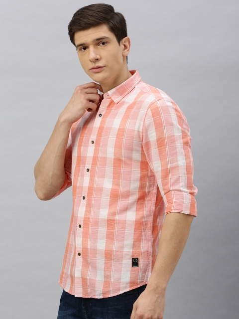 

Blackberrys Men Peach-Coloured & White Trim Fit Checked Casual Shirt