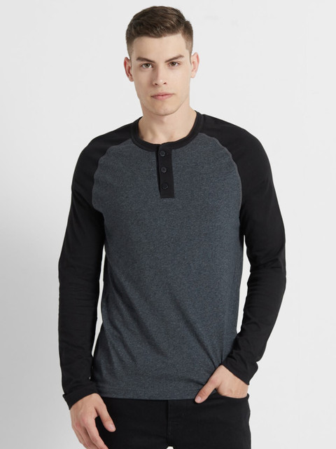 

Jockey Men Charcoal Grey Melange Solid Henley Neck Tshirt With Contrast Sleeves