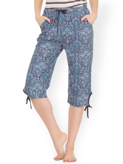 

Clovia Blue Printed Capris
