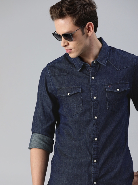 

Tommy Hilfiger Men Navy Blue Regular Fit Solid Casual Shirt