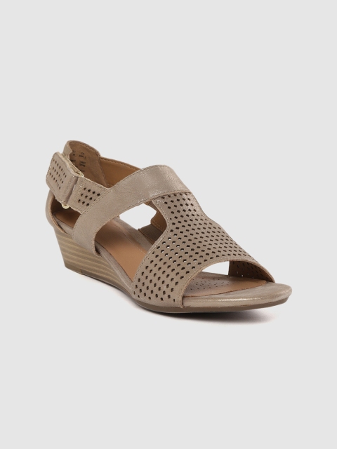 

Clarks Women Rose Gold-Toned Laser Cut Leather Wedges