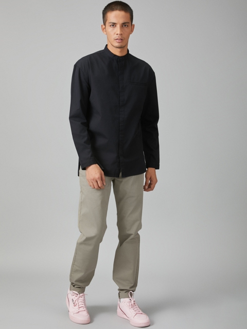 

Bhaane Men Black Regular Fit Solid Casual Shirt