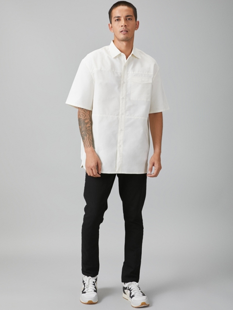 

Bhaane Men White Boxy Solid Casual Shirt