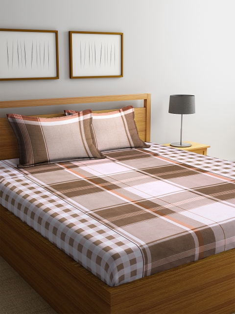 

Home Sizzler White & Brown Geometric 144 TC Cotton 1 Extra Large Bedsheet with 2 Pillow Covers