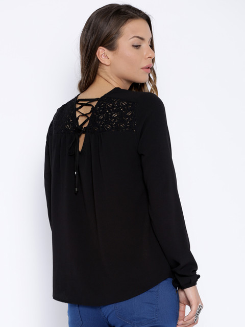 

ONLY Black Top