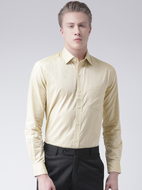 

COBB Men Yellow Regular Fit Solid Smart Casual Shirt