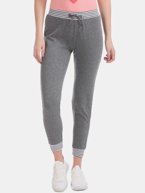 

Sugr Women Grey Solid Cropped Joggers
