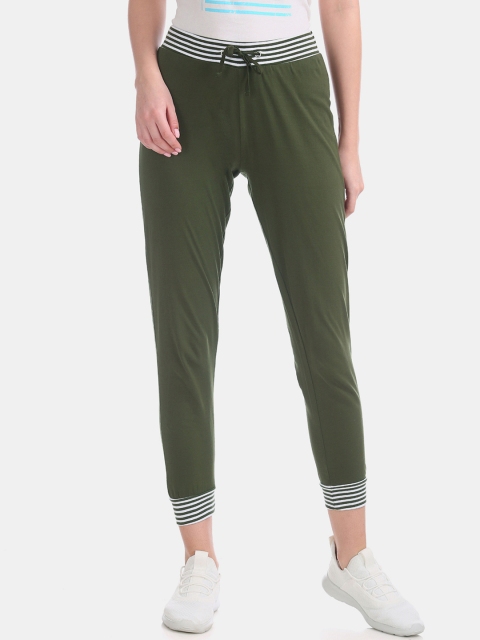 

Sugr Women Green Stripe Waist Knit Joggers