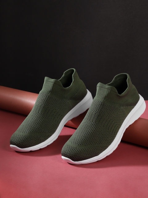 

Crew STREET Men Olive Green Woven Design Walking Shoes