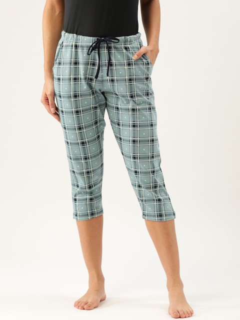 

Kanvin Women Blue & Black Checked Regular Fit Lounge Capris