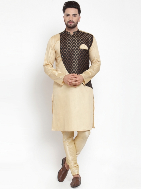 

TREEMODA Men Beige & Black Self Design Kurta with Churidar