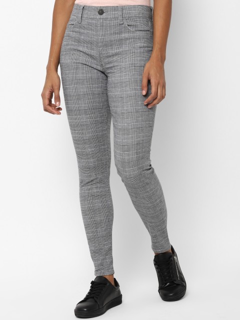 

AMERICAN EAGLE OUTFITTERS Women Grey Regular Fit Checked Cropped Regular Trousers