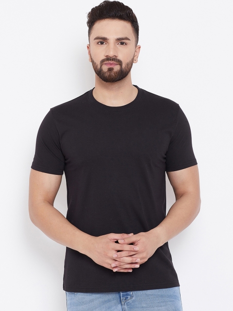 

wesquare Men Black Solid Round Neck T-shirt