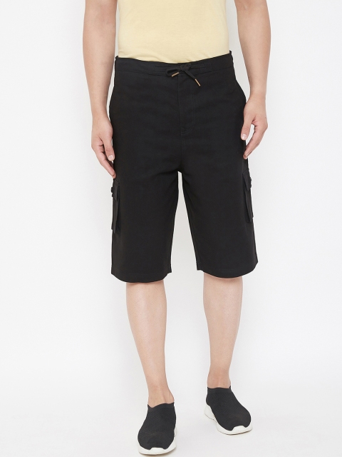 

Hypernation Men Black Solid Regular Fit Cargo Shorts