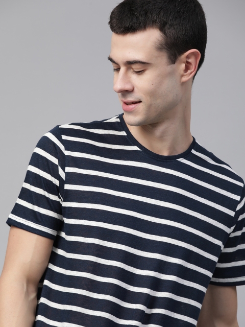 

Mast & Harbour Men Navy Blue & White Striped Round Neck T-shirt