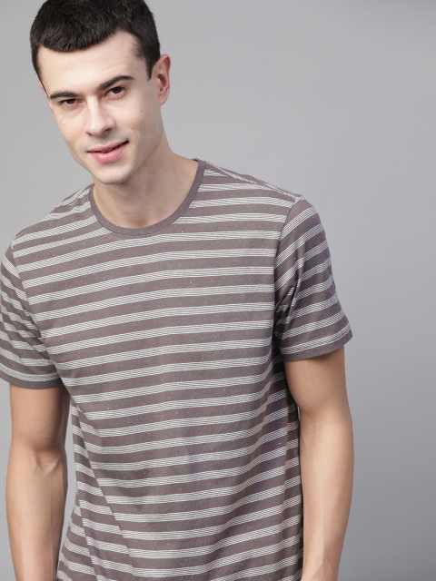 

Mast Harbour Men Grey White Striped Round Neck Pure Cotton T-shirt